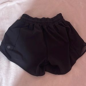 Black lululemon Hotty hots.